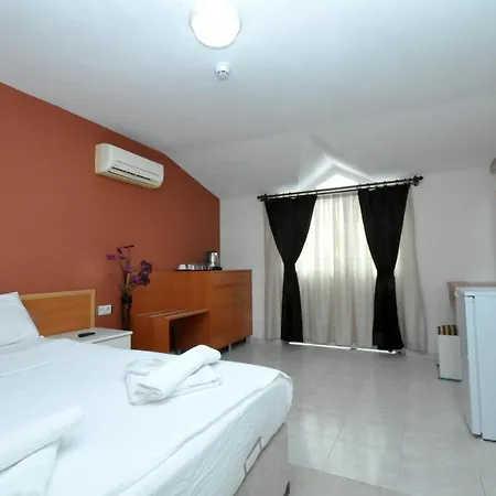 Hotell Lale 4*